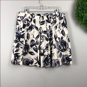 CAbi floral flare skirt pockets size 14